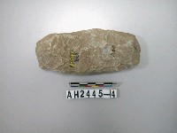 藏品(長條形打製石斧)的圖片